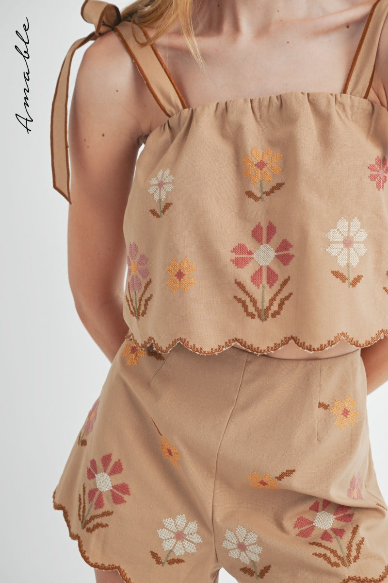 Mocha Embroidered Flower Set