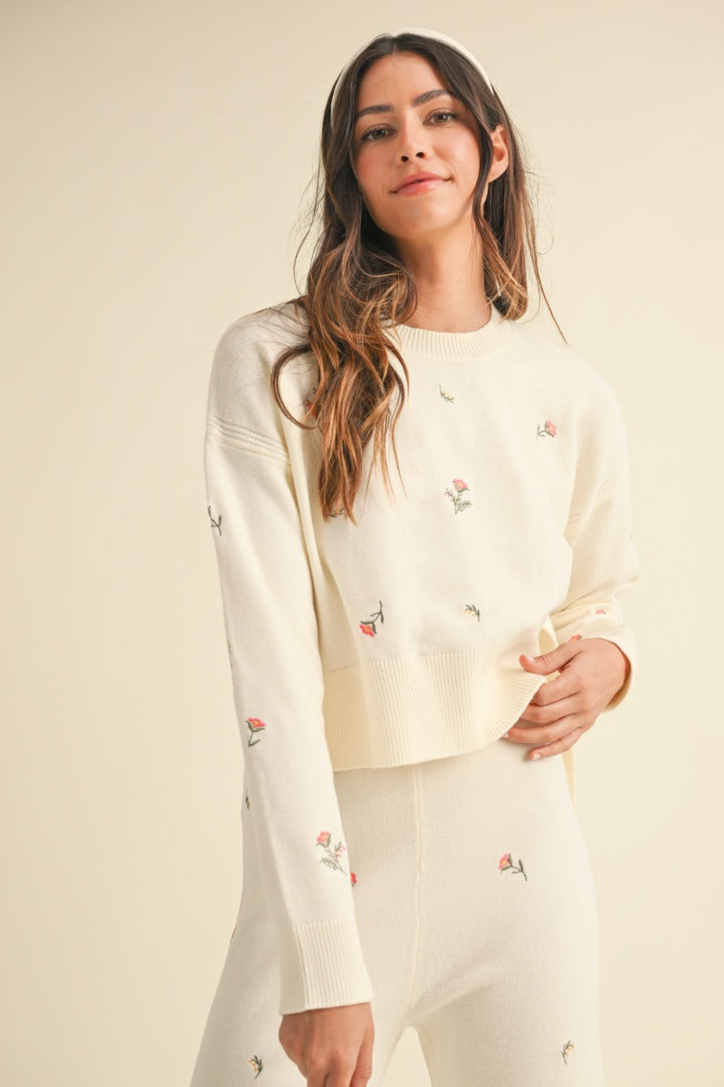 Mable Embroidered Flowers set